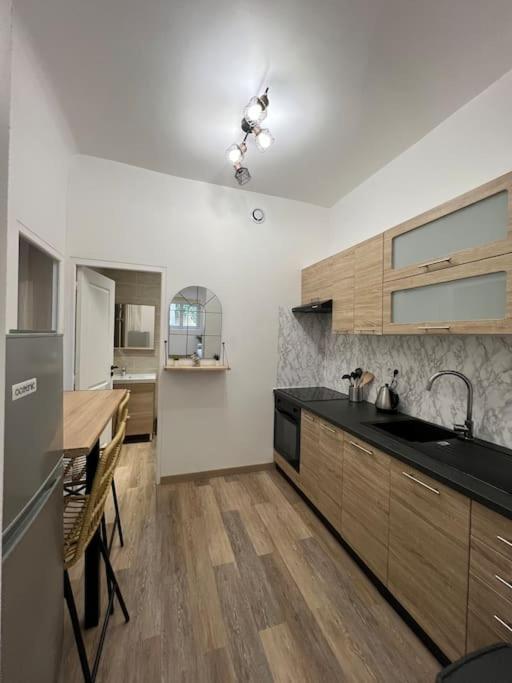 Tres Bel Appartement Neuf Avignone Esterno foto